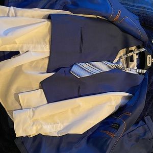 Bocaccio 5piece Children suit. Size 16. Blue. Never been worn.